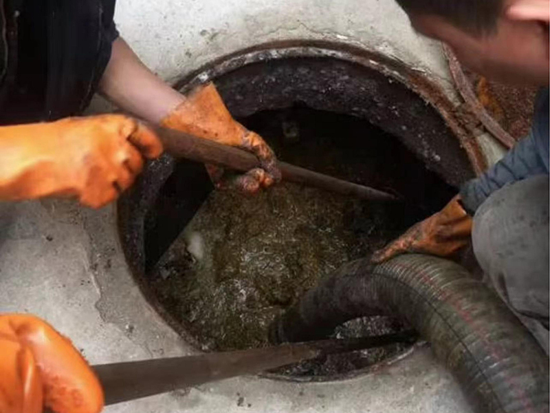 洱源清理化粪池时如何避免沼气的危害?